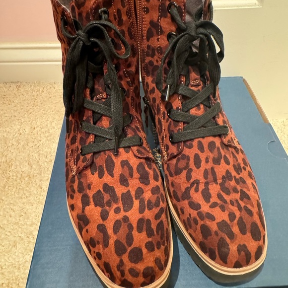 Leopard Print Dr.Scholl’s Boots - Picture 3 of 5